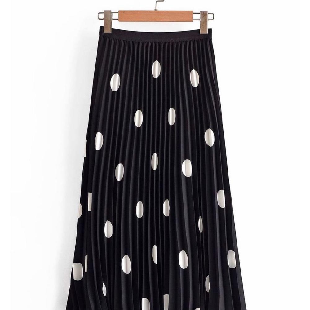 Polka dots skirt black & white size M